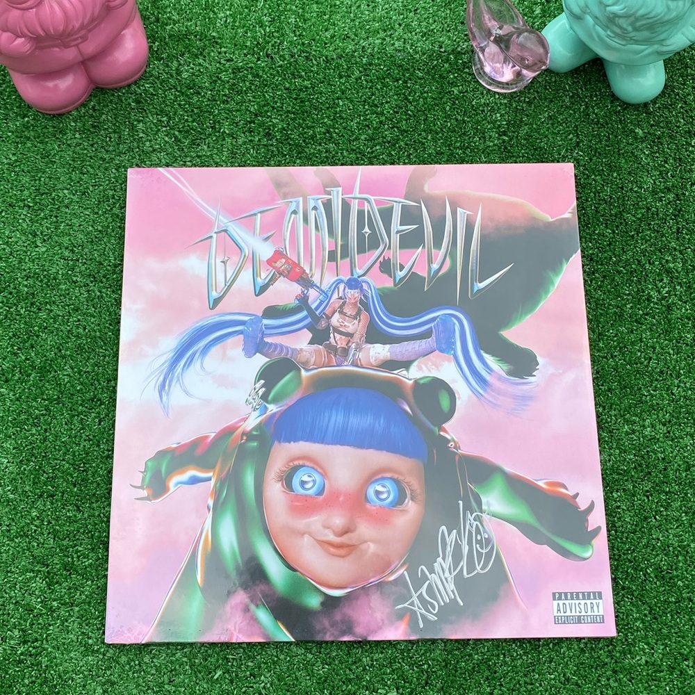 Limited Exclusive AUTOGRAPHED Ashnikko Vinyl!
